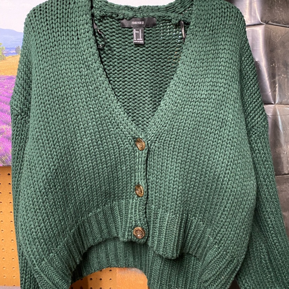 Green oversized button cropped knit sweater